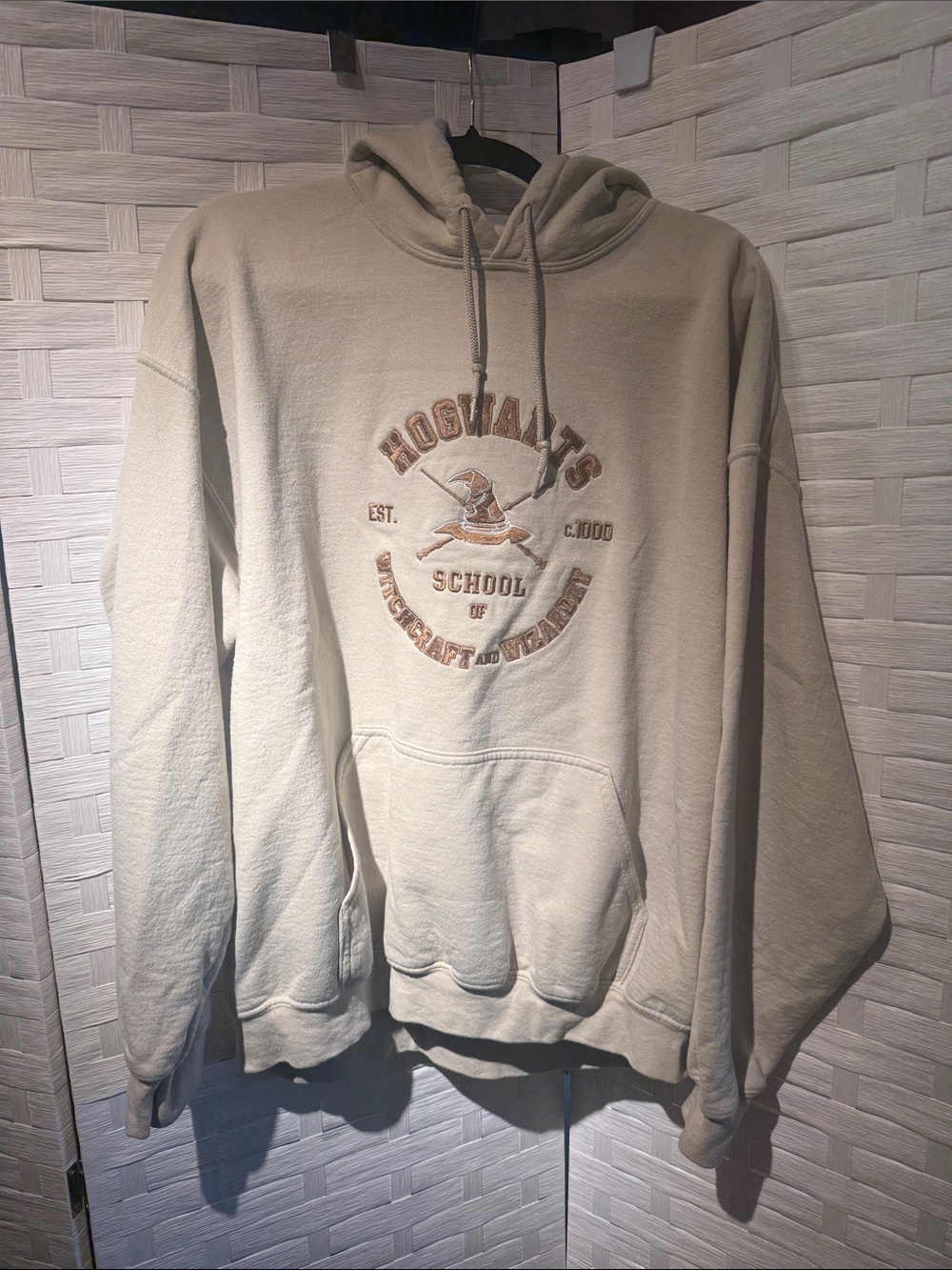Gildan Cream Hoodie with Brown Hogwarts Crest - Picture 2 of 3